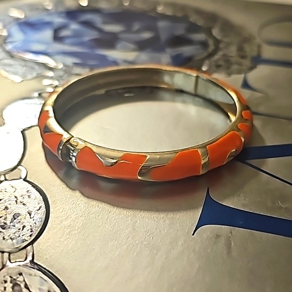 Vintage Gold Tone Enamel Cuff Clamper Bracelet. - Picture 2 of 8